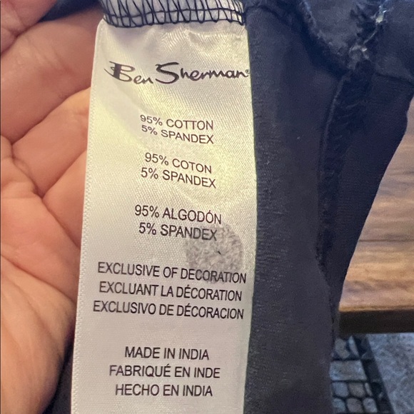 Ben Sherman Men’s Navy Tee with Red Accents - Picture 8 of 8